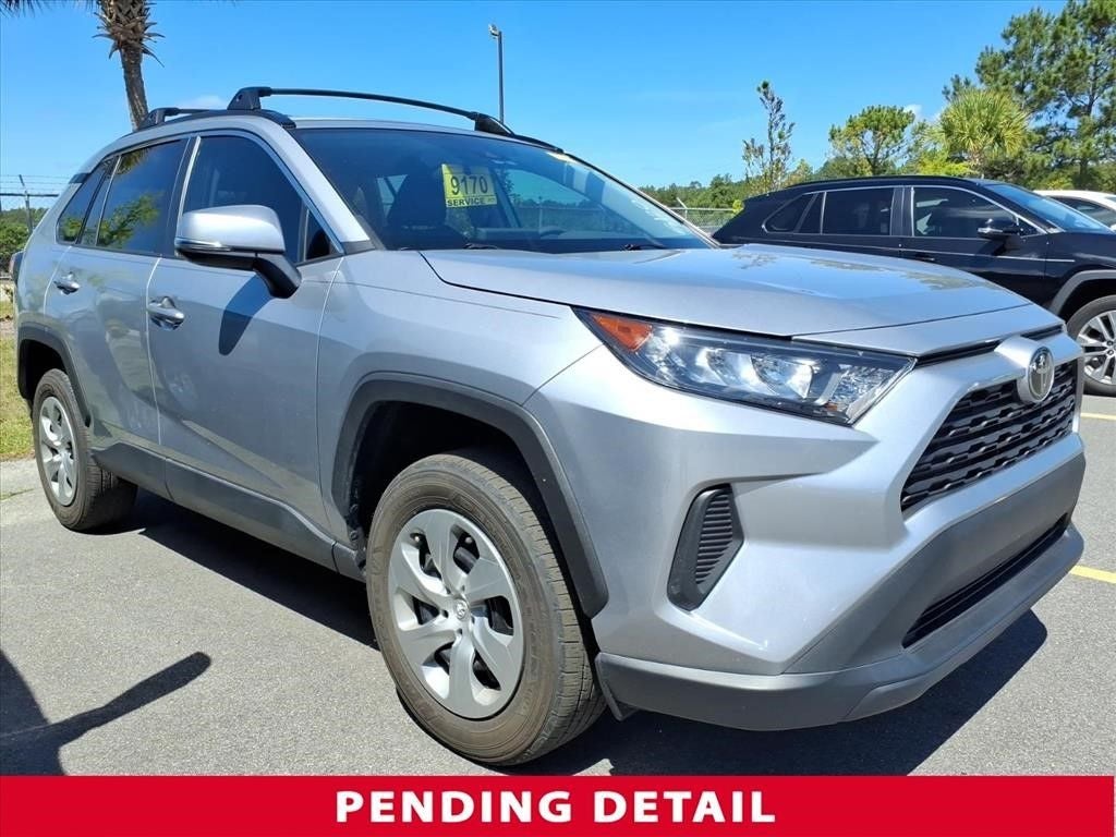 2021 Toyota RAV4 LE FWD's photo