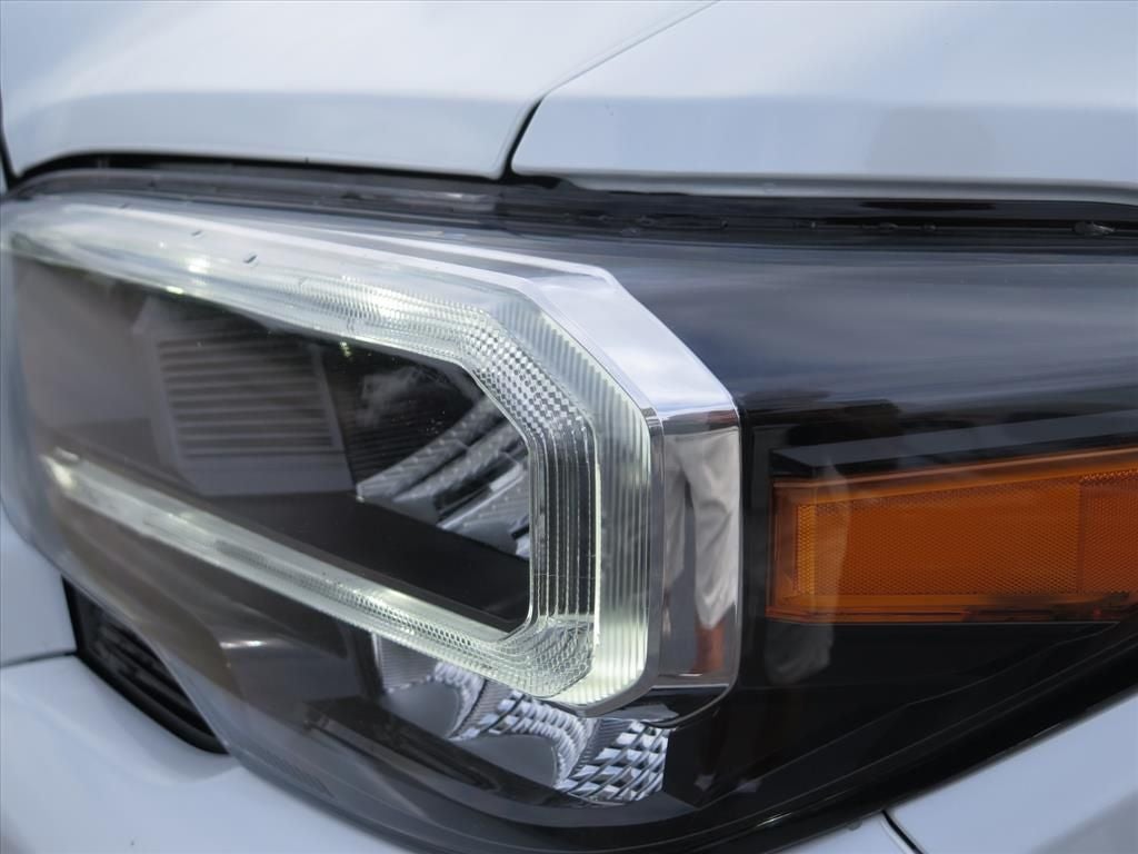 2022 Toyota Tacoma Limited V6