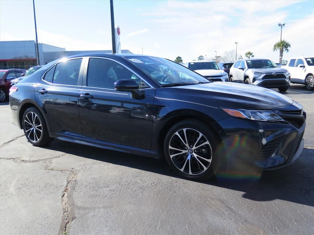 2020 Toyota Camry SE
