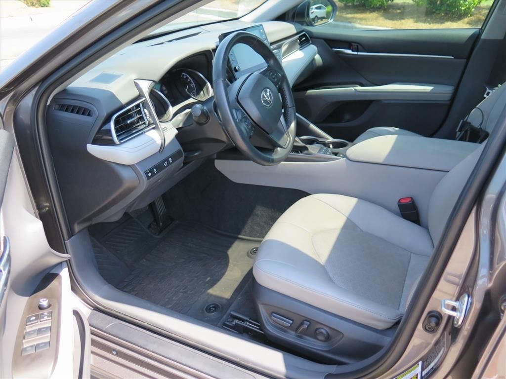 2022 Toyota Camry Hybrid XSE