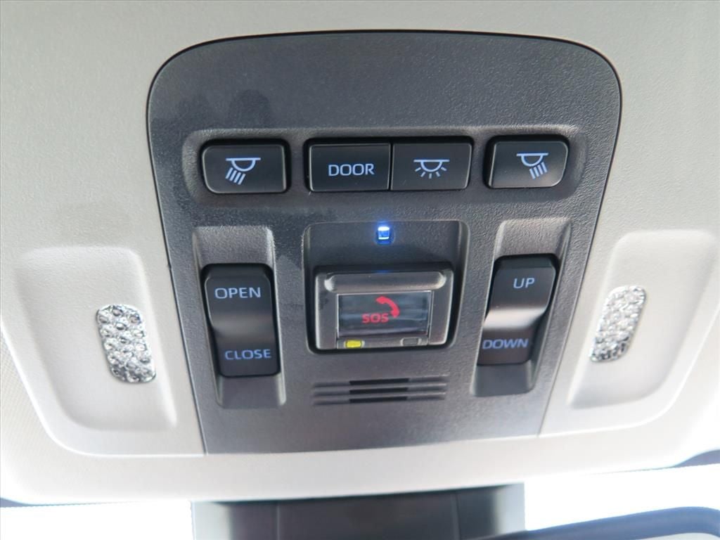 2022 Toyota Camry Hybrid XSE