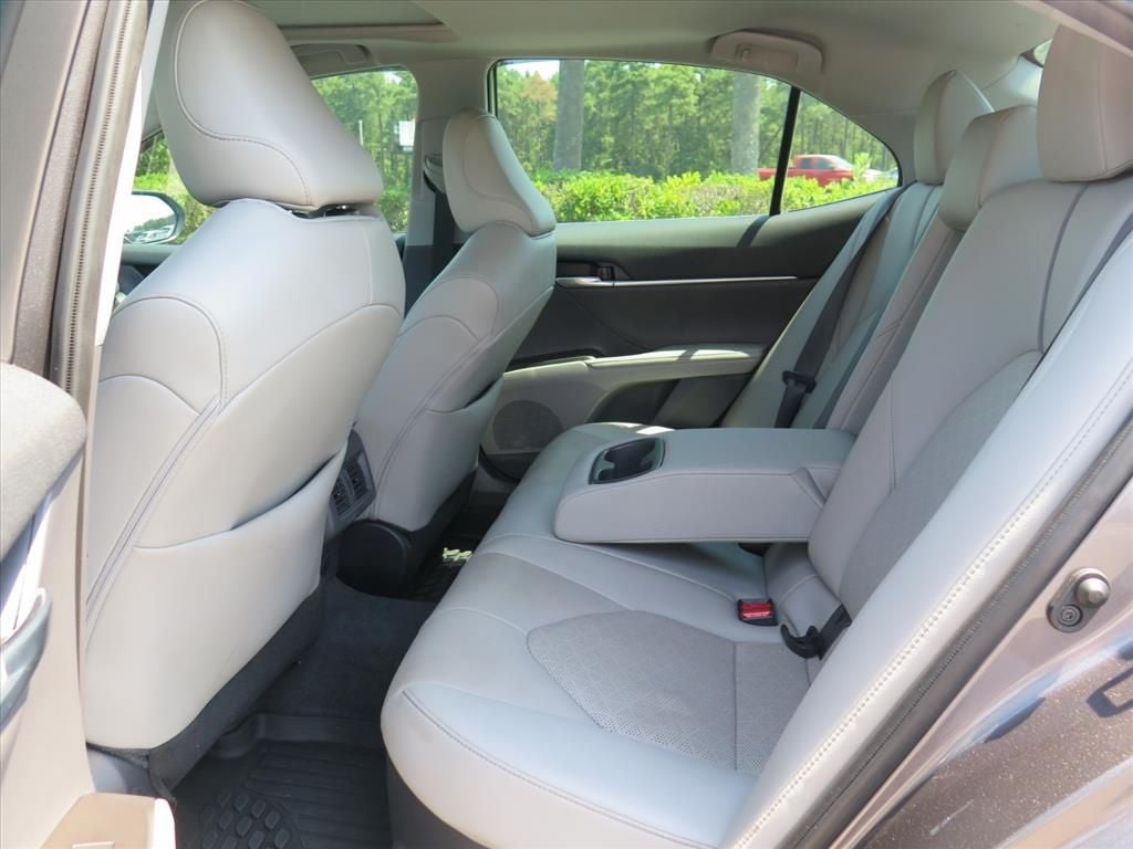 2022 Toyota Camry Hybrid XSE