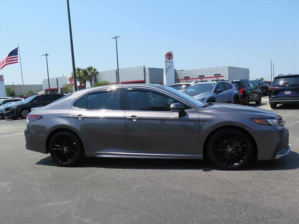 2022 Toyota Camry Hybrid XSE