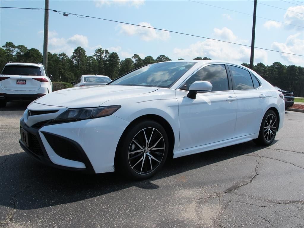 2024 Toyota Camry Hybrid SE
