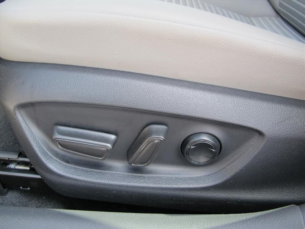 2024 Toyota Camry Hybrid SE