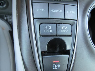 2024 Toyota Camry Hybrid SE
