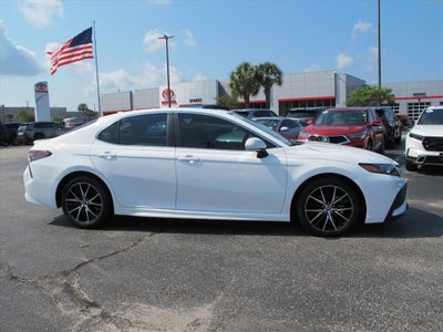 2024 Toyota Camry Hybrid SE