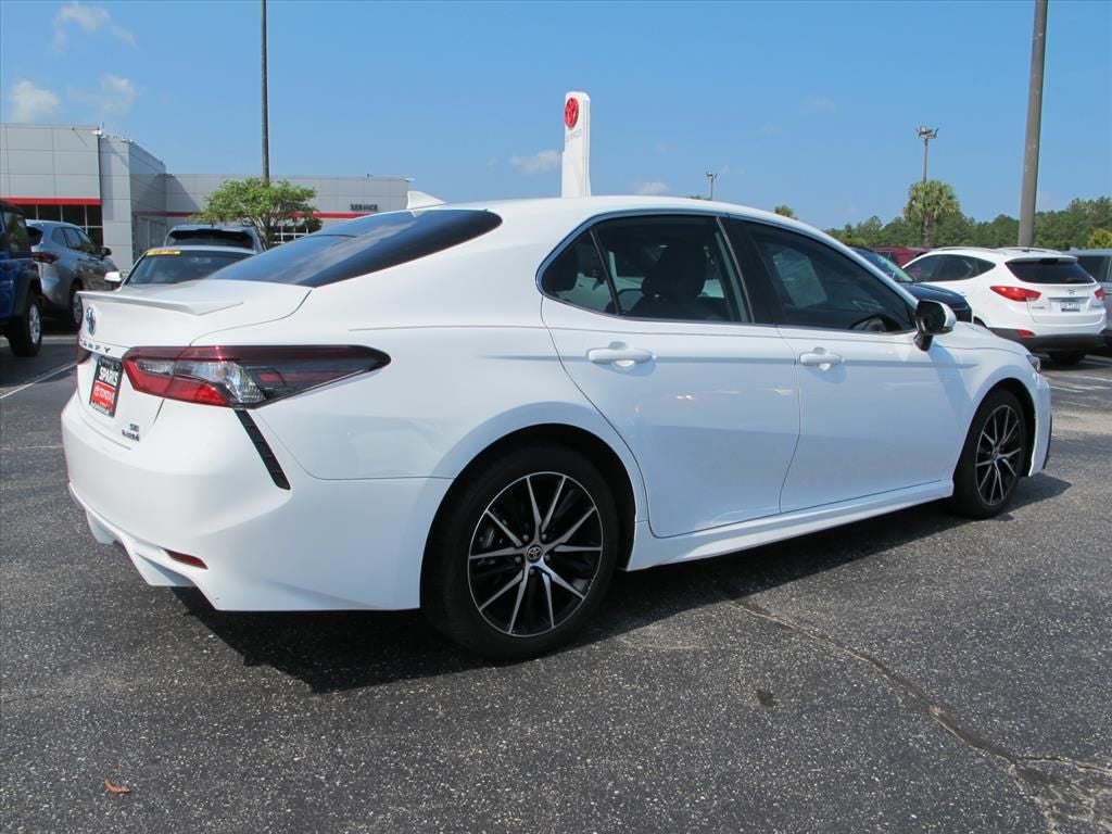 2024 Toyota Camry Hybrid SE