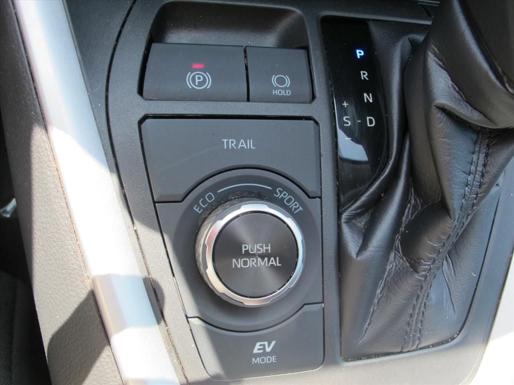 2022 Toyota RAV4 Hybrid LE