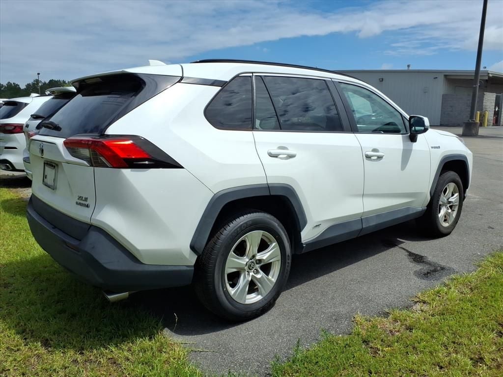 2021 Toyota RAV4 Hybrid XLE