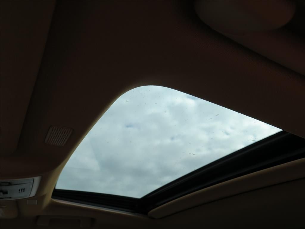 2023 Lexus ES 300h Ultra Luxury