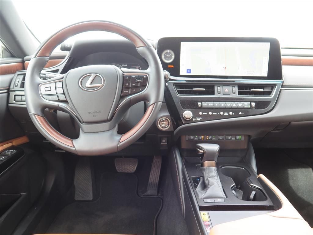 2023 Lexus ES 300h Ultra Luxury