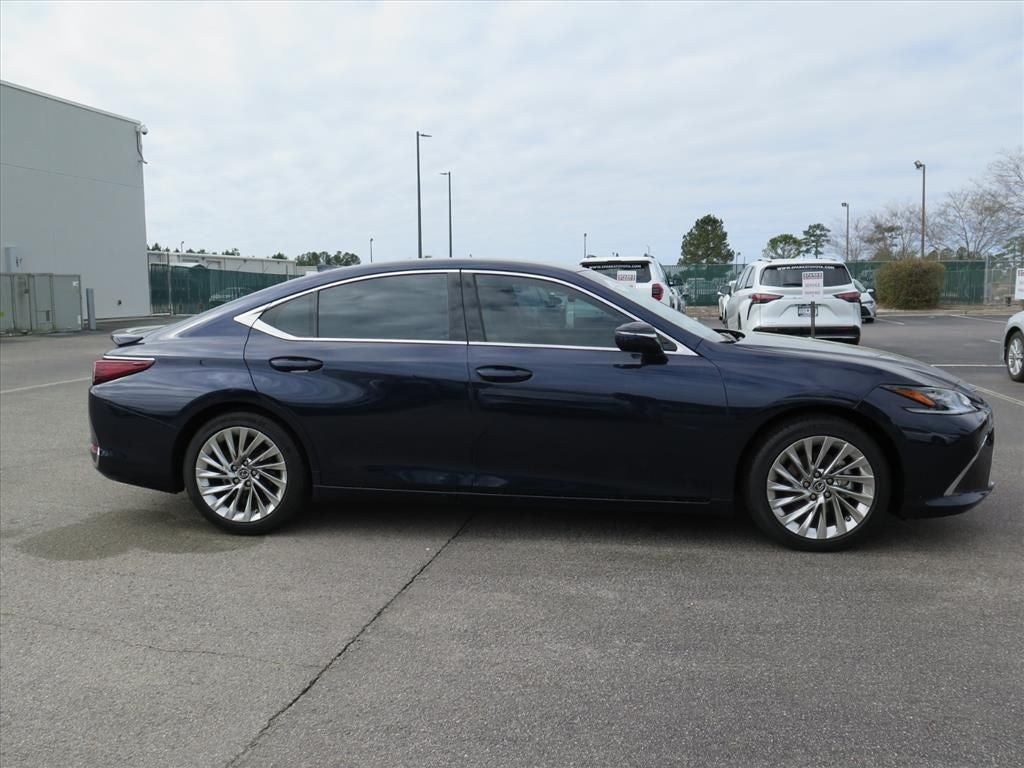2023 Lexus ES 300h Ultra Luxury
