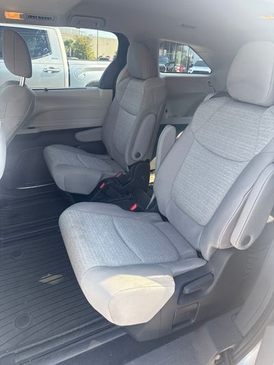 2023 Toyota Sienna LE 8 Passenger