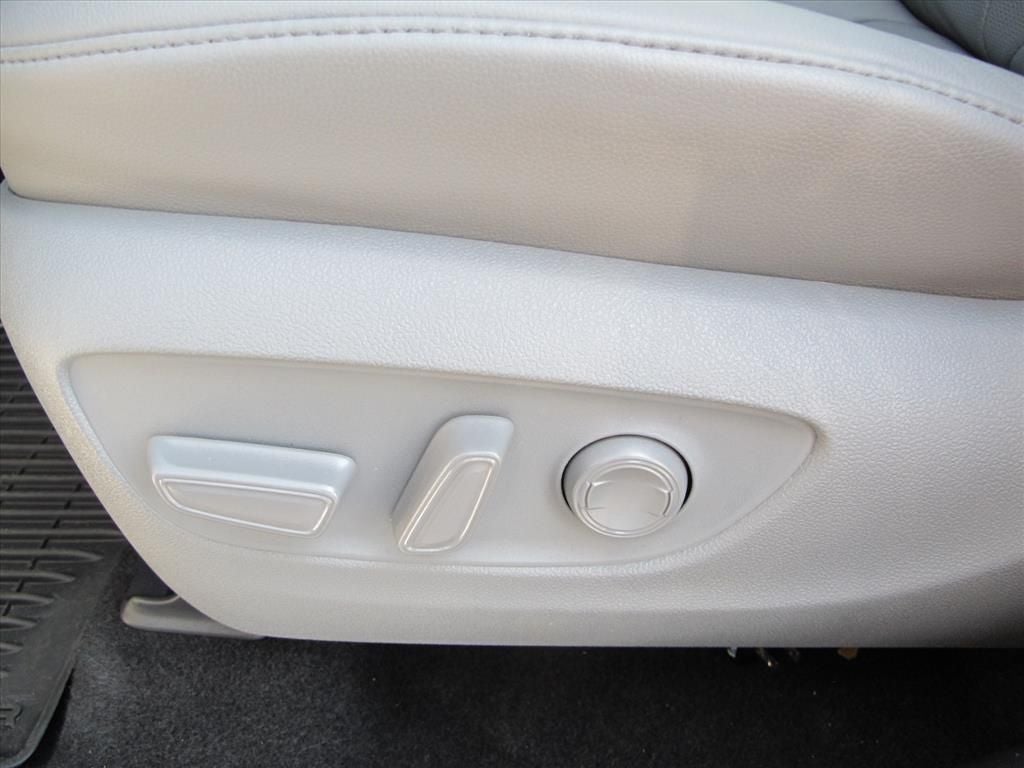 2024 Toyota Highlander Hybrid Platinum