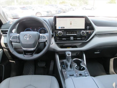 2024 Toyota Highlander Hybrid Platinum