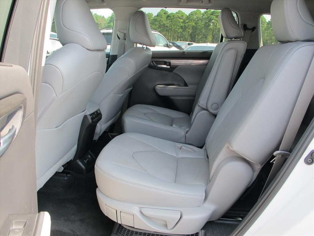 2024 Toyota Highlander Hybrid Platinum