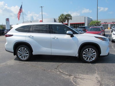 2024 Toyota Highlander Hybrid Platinum
