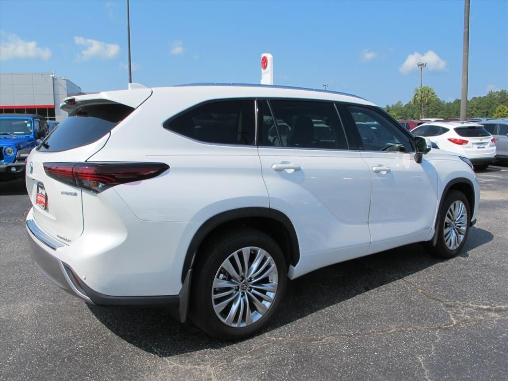 2024 Toyota Highlander Hybrid Platinum