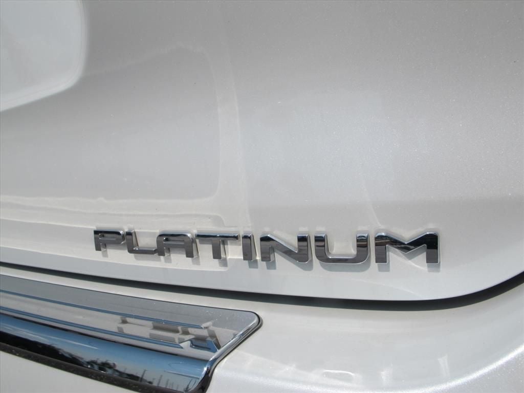 2024 Toyota Highlander Hybrid Platinum