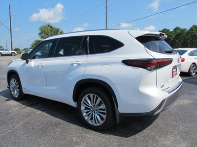 2024 Toyota Highlander Hybrid Platinum