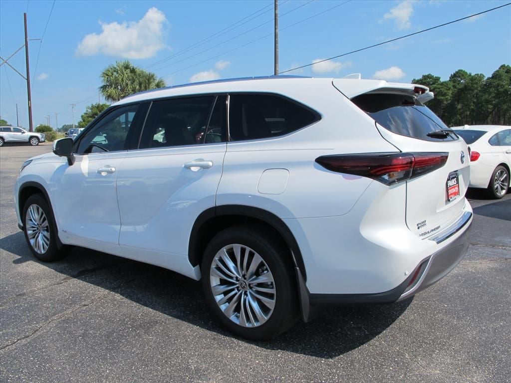 2024 Toyota Highlander Hybrid Platinum