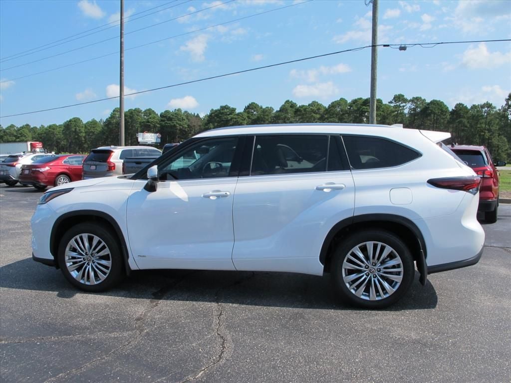 2024 Toyota Highlander Hybrid Platinum