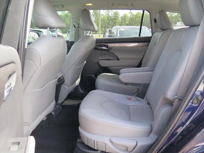 2021 Toyota Highlander Hybrid Platinum