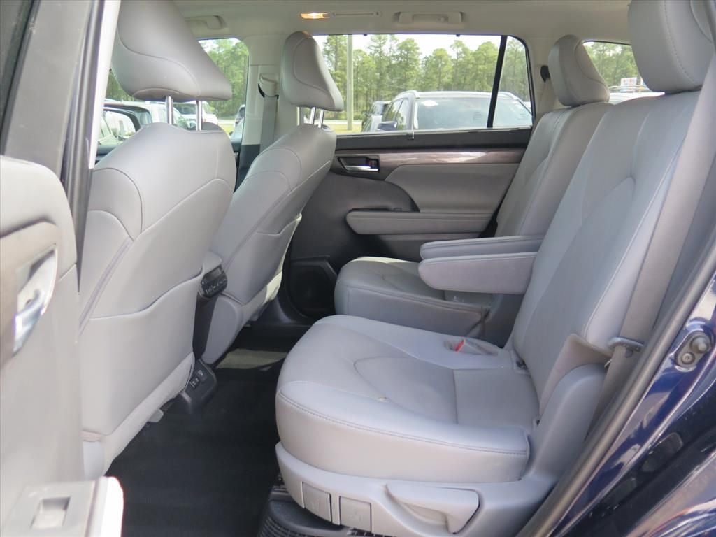 2021 Toyota Highlander Hybrid Platinum