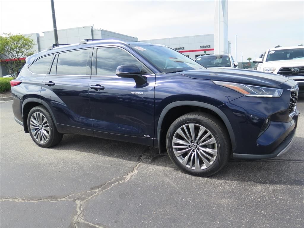 2021 Toyota Highlander Hybrid Platinum