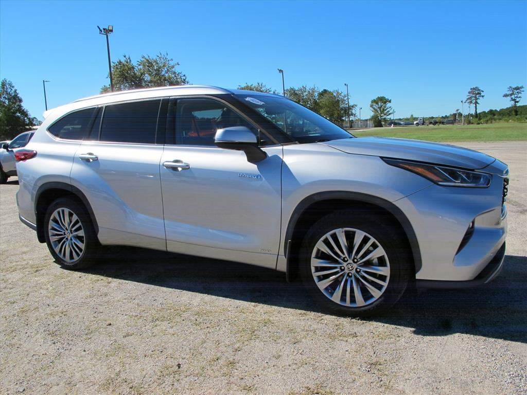 2021 Toyota Highlander Hybrid Platinum