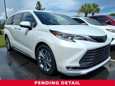 2022 Toyota Sienna Platinum 7 Passenger