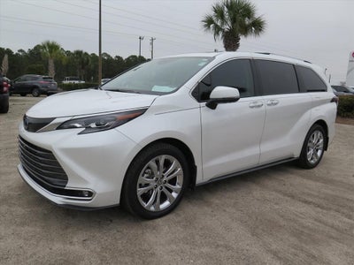 2024 Toyota Sienna Platinum 7 Passenger