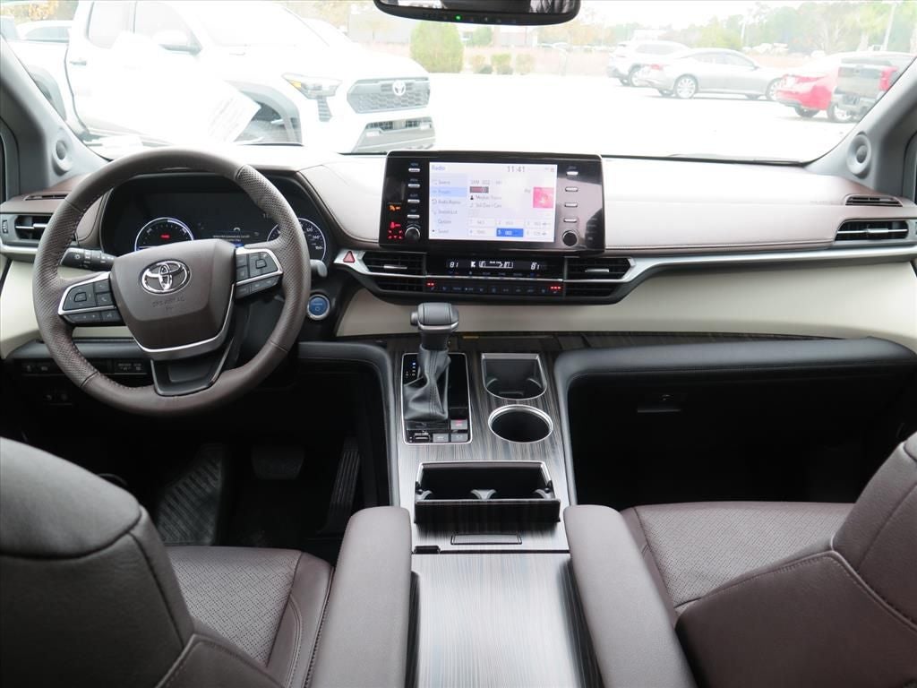 2024 Toyota Sienna Platinum 7 Passenger