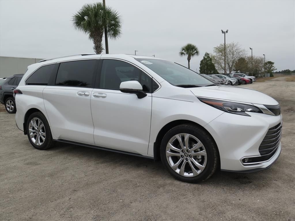 2024 Toyota Sienna Platinum 7 Passenger