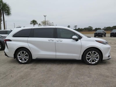 2024 Toyota Sienna Platinum 7 Passenger