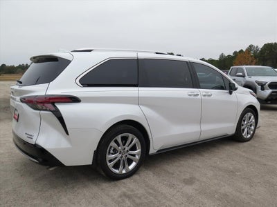2024 Toyota Sienna Platinum 7 Passenger