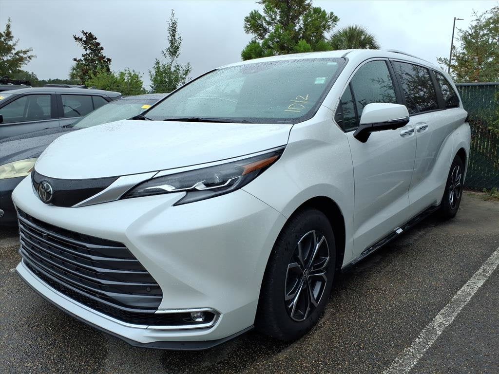 2026 Toyota Sienna Platinum 7 Passenger