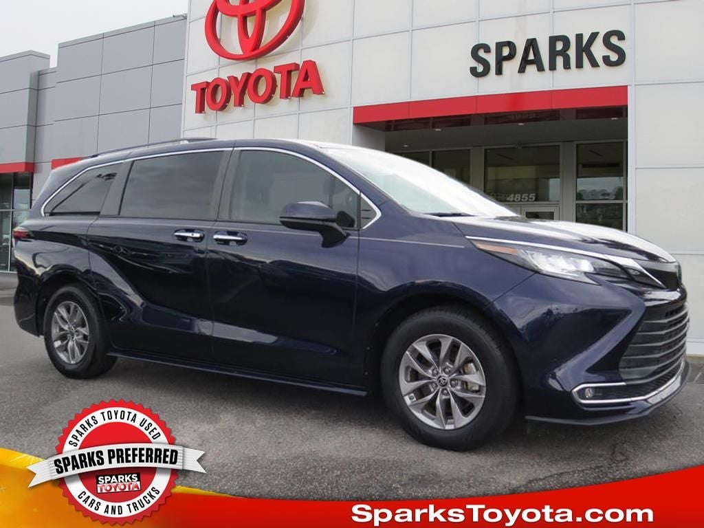 2022 Toyota Sienna XLE 7 Passenger