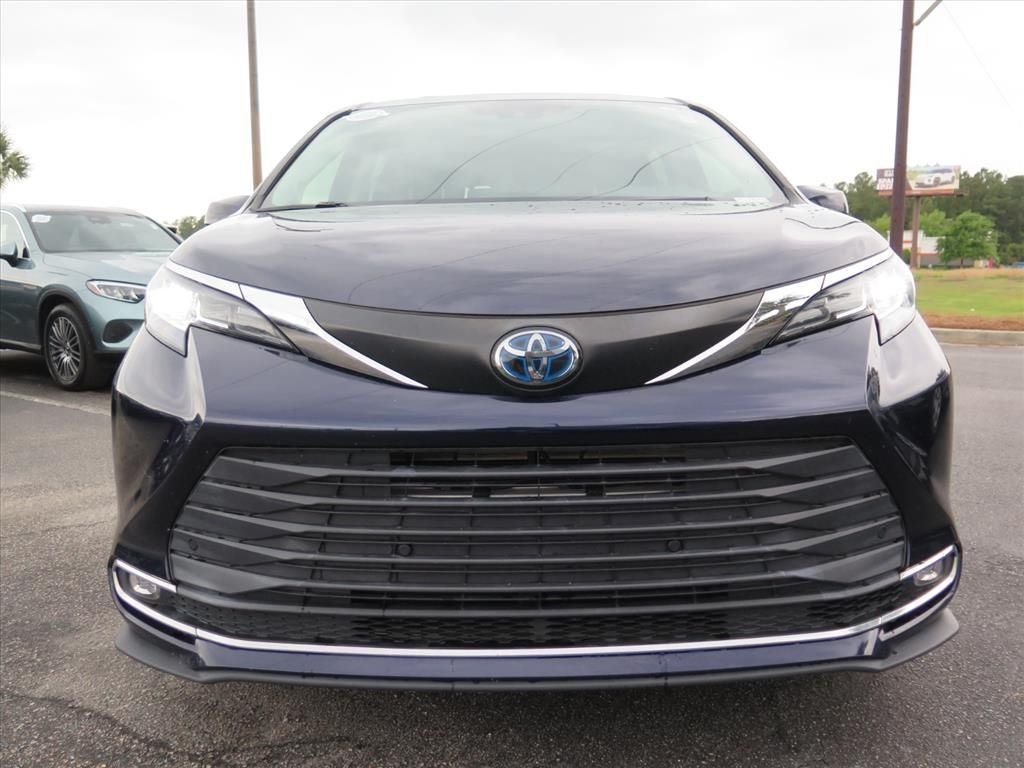 2022 Toyota Sienna XLE 7 Passenger