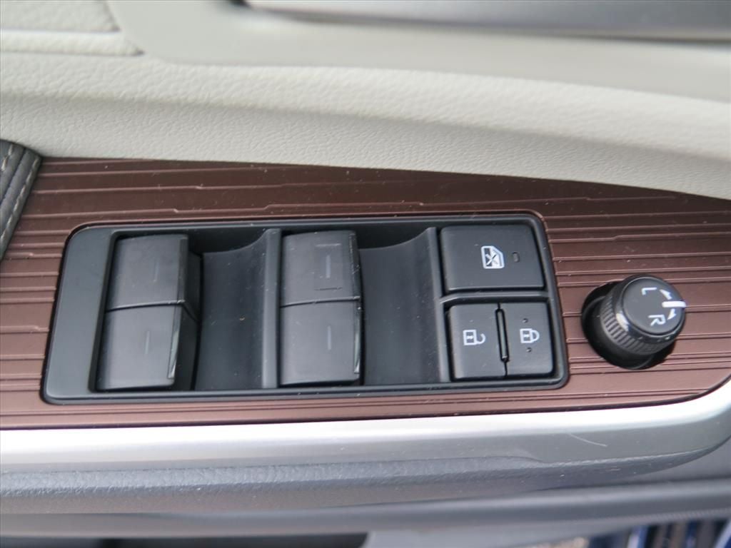 2022 Toyota Sienna XLE 7 Passenger