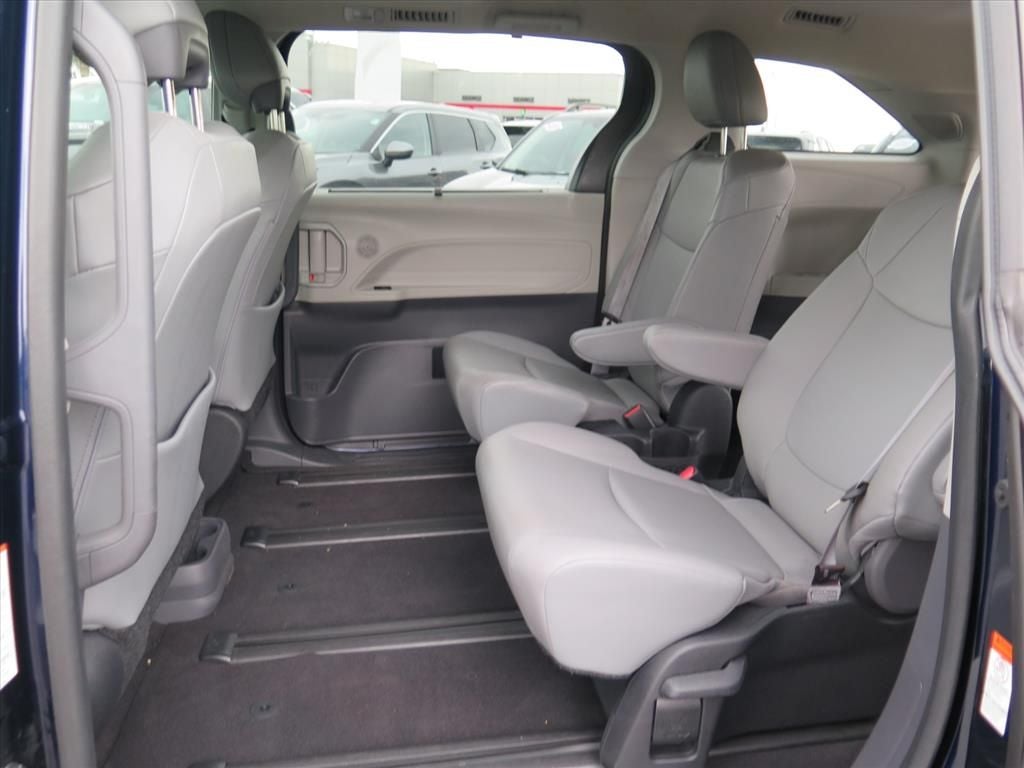 2022 Toyota Sienna XLE 7 Passenger