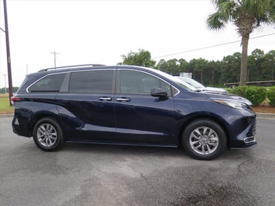 2022 Toyota Sienna XLE 7 Passenger