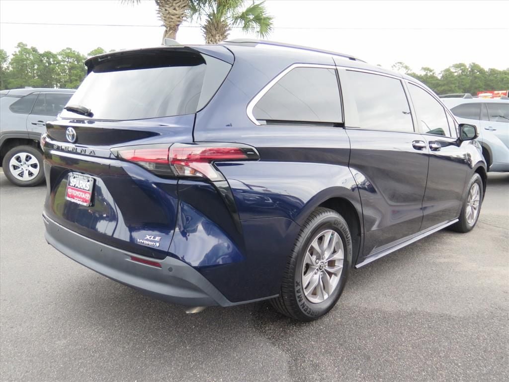 2022 Toyota Sienna XLE 7 Passenger