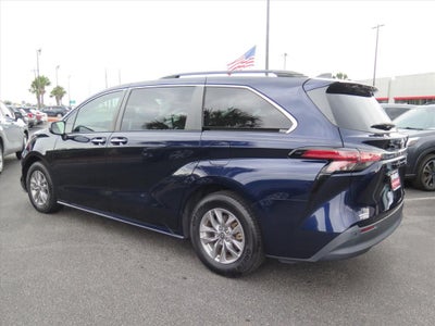 2022 Toyota Sienna XLE 7 Passenger