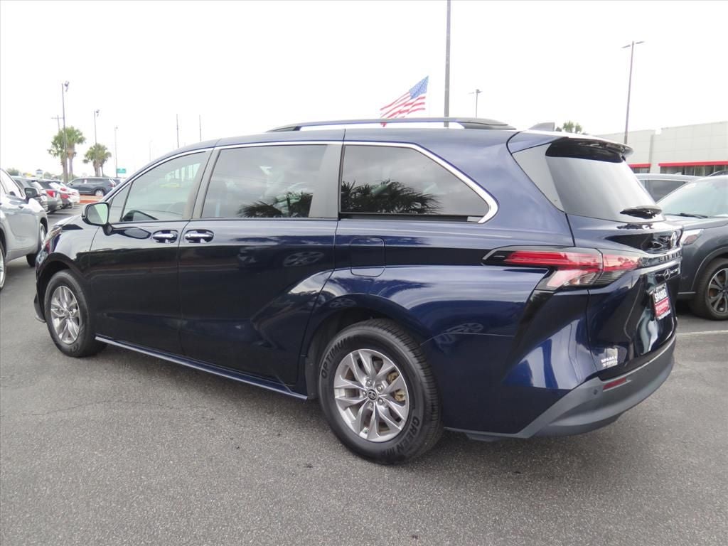 2022 Toyota Sienna XLE 7 Passenger