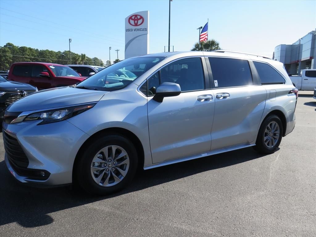 2025 Toyota Sienna XLE 7 Passenger