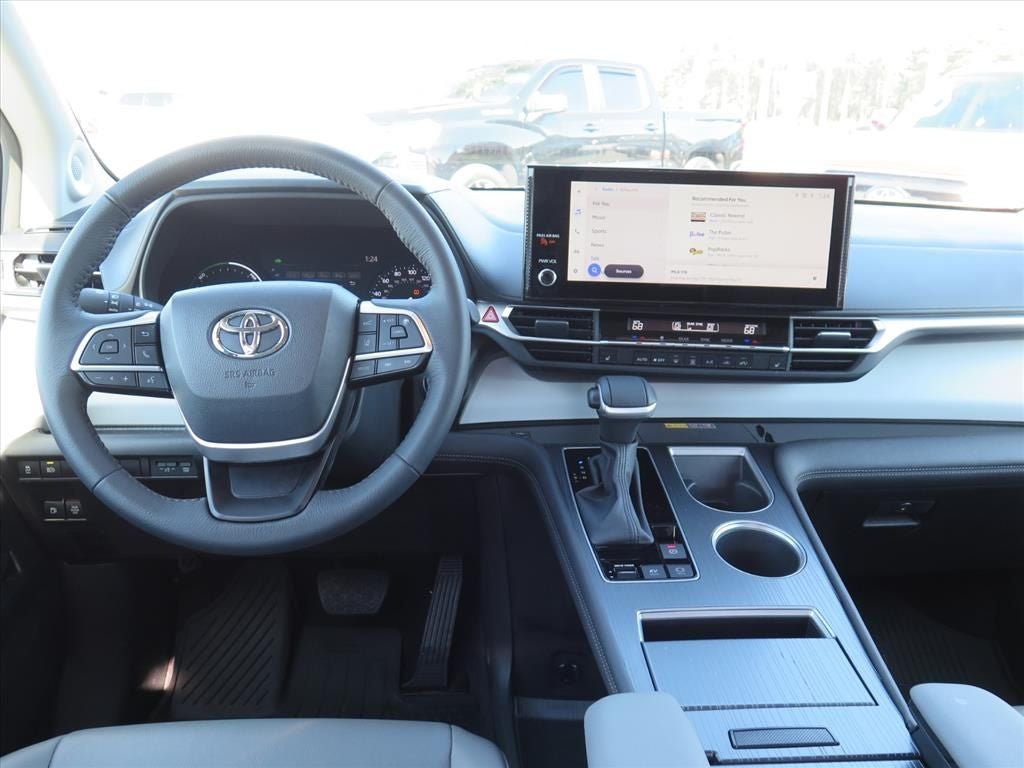 2025 Toyota Sienna XLE 7 Passenger