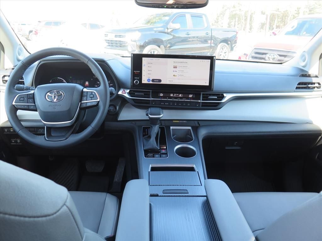 2025 Toyota Sienna XLE 7 Passenger