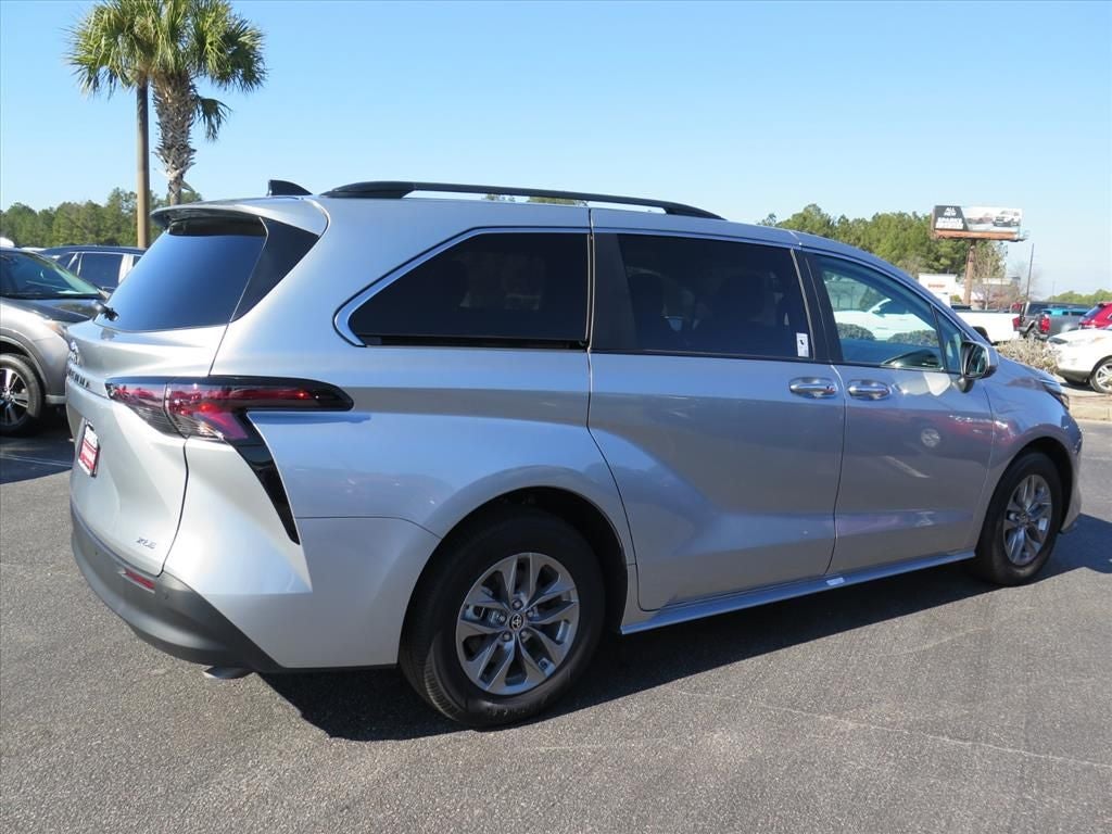 2025 Toyota Sienna XLE 7 Passenger
